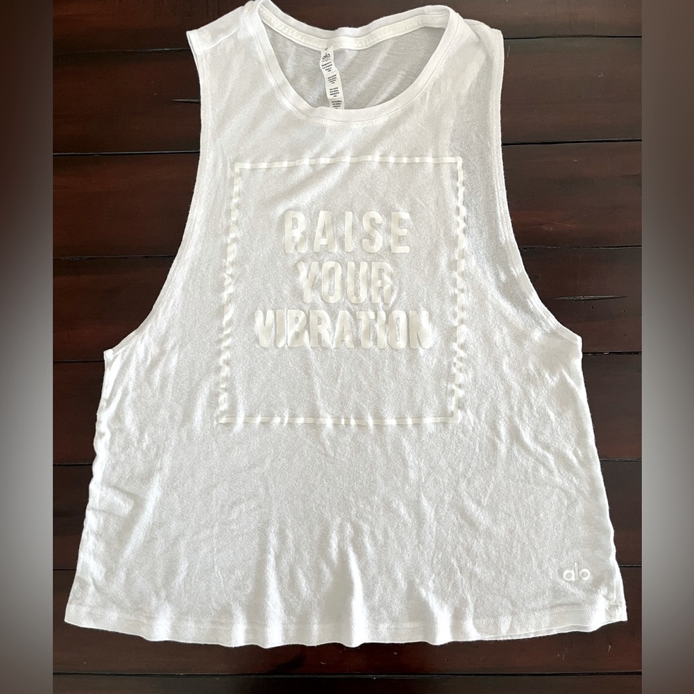 Alo Yoga White Tank Top size M 
“Raise your Vibration”